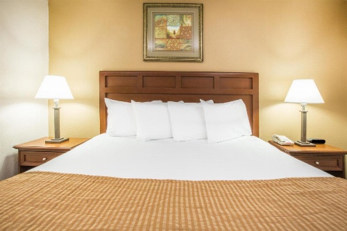 Baymont by Wyndham Mobile/ I-65 image 15