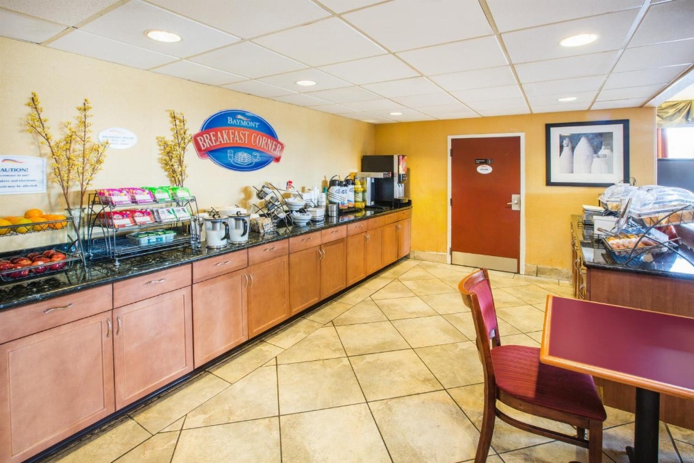 Baymont by Wyndham Mobile/ I-65 Main image