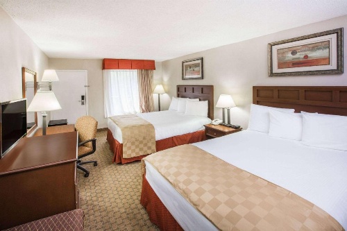 Baymont by Wyndham Mobile/ I-65 image 30