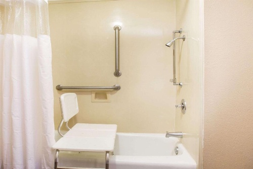 Baymont by Wyndham Mobile/ I-65 image 36